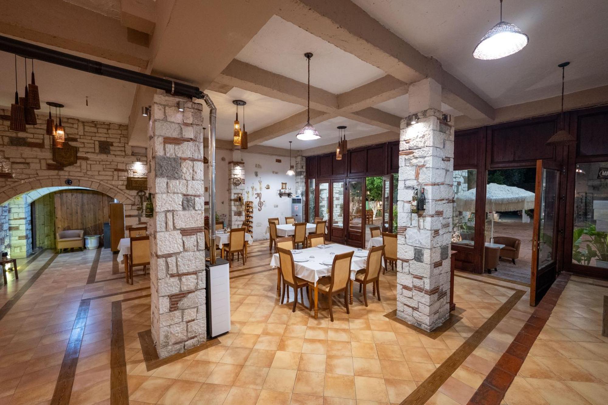 Hotel Nika Radhime Radhimë Exterior foto